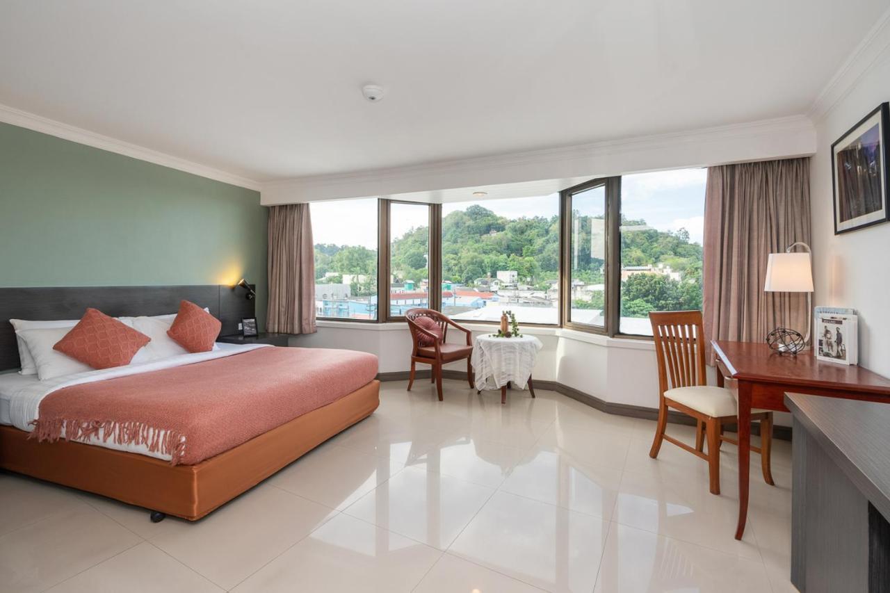 I Pavilion Hotel Phuket - Sha Extra Plus Exteriör bild